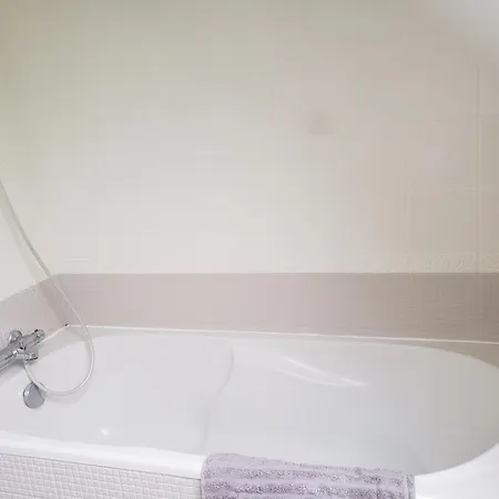 Hotel Cosy Lit Double A Proximite De Paris *